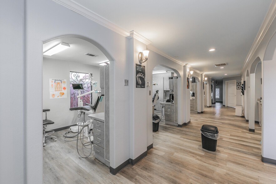 More Photos Of 2823 Kendale Dr, Dallas Medical For Sale