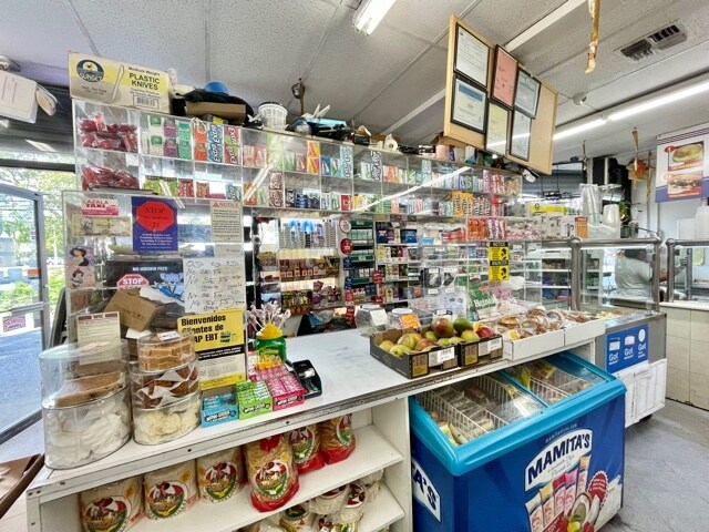 More Photos Of 50 Middle Country Rd, Coram Storefront Retail Office For Lease