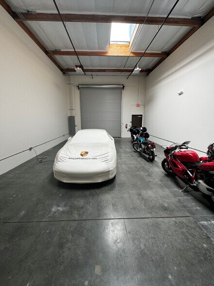 More Photos Of 29613-29635 Agoura Rd, Agoura Hills Industrial For Sale