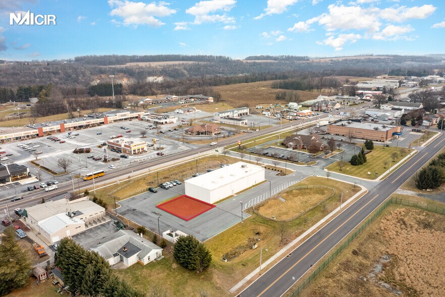 More Photos Of 940 E Main St, Palmyra Land For Sale