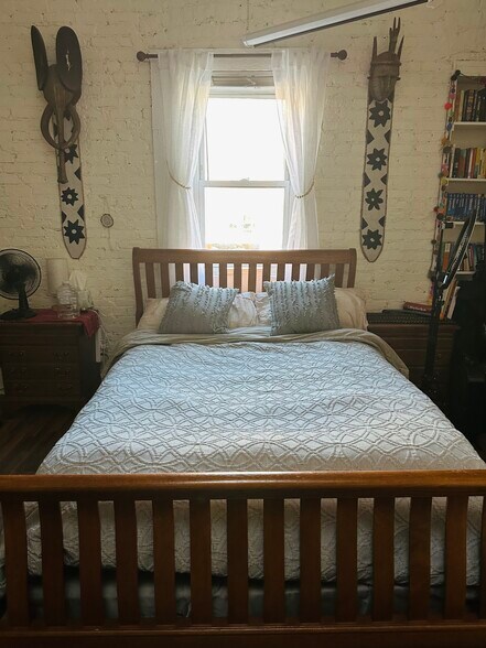 More Photos Of 373 S 1st St, Brooklyn Storefront Retail Office For Sale