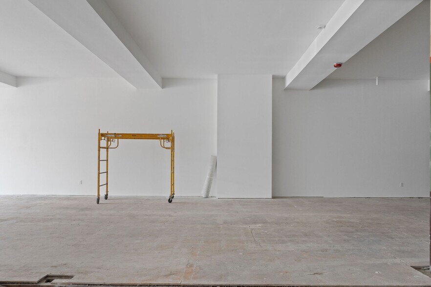 More Photos Of 214-218 Main St, Johnson City Storefront For Lease