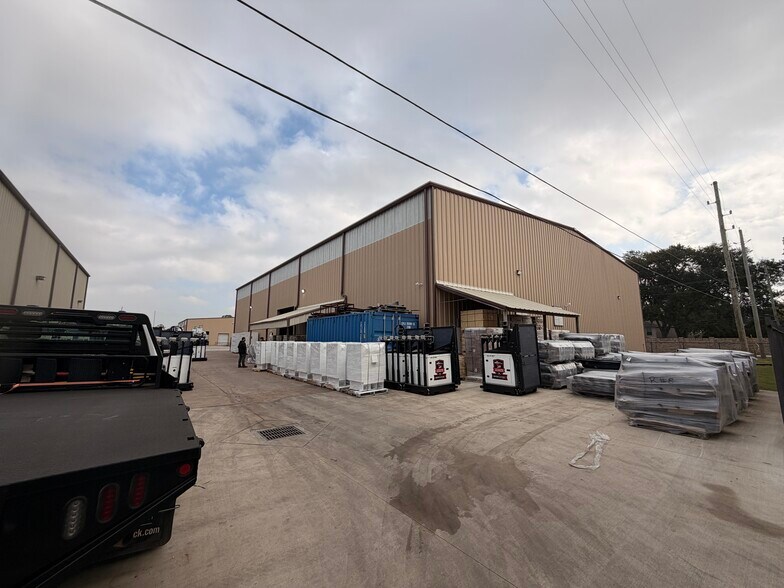 More Photos Of 6770 Bourgeois Rd, Houston Warehouse For Lease