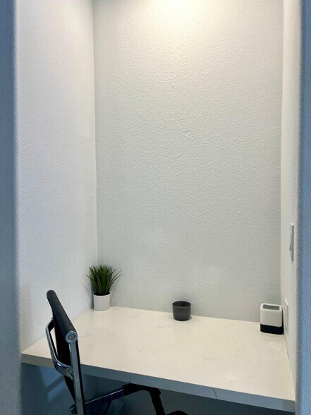 More Photos Of 203 S Lockwood Dr, Houston Apartments For Sale