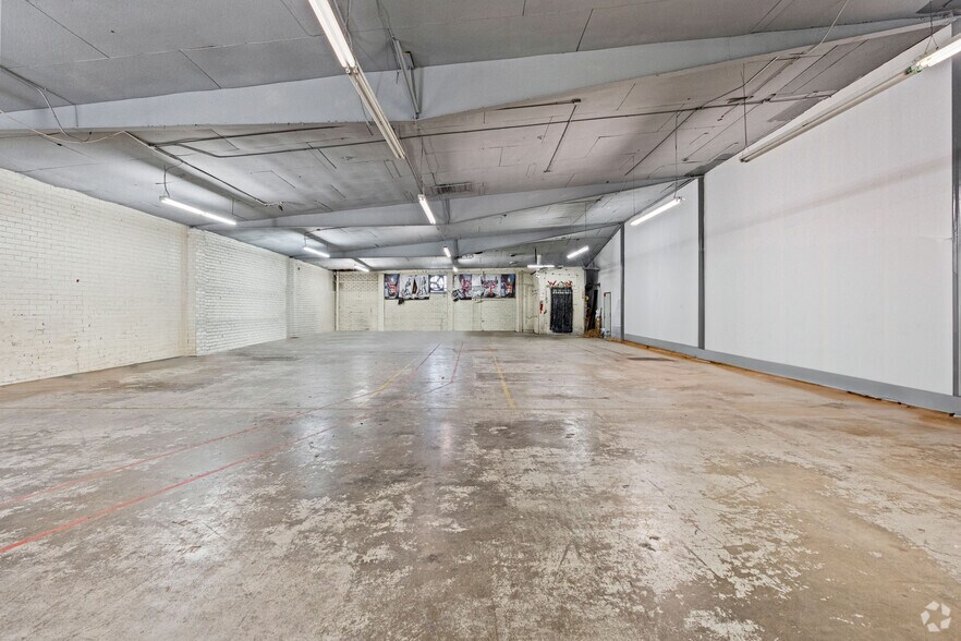 More Photos Of 540 S Crocker St, Los Angeles Industrial For Sale