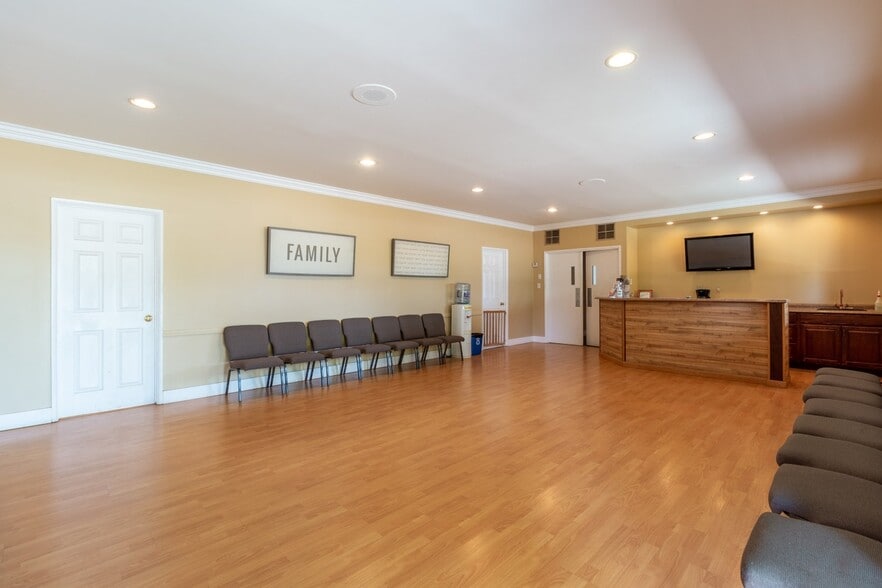 More Photos Of 10335 La Tuna Canyon Rd, Sun Valley Schools For Sale