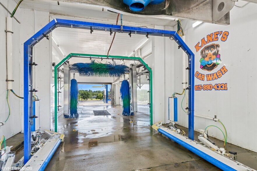More Photos Of 731 Midwest Ct, Freeport Carwash For Sale