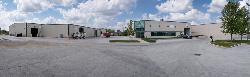 More Photos Of 16500 Vincennes Ave, South Holland Warehouse For Sale