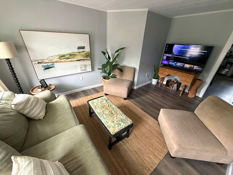 More Photos Of 7-9 Savery Ln, Plymouth Apartments For Sale
