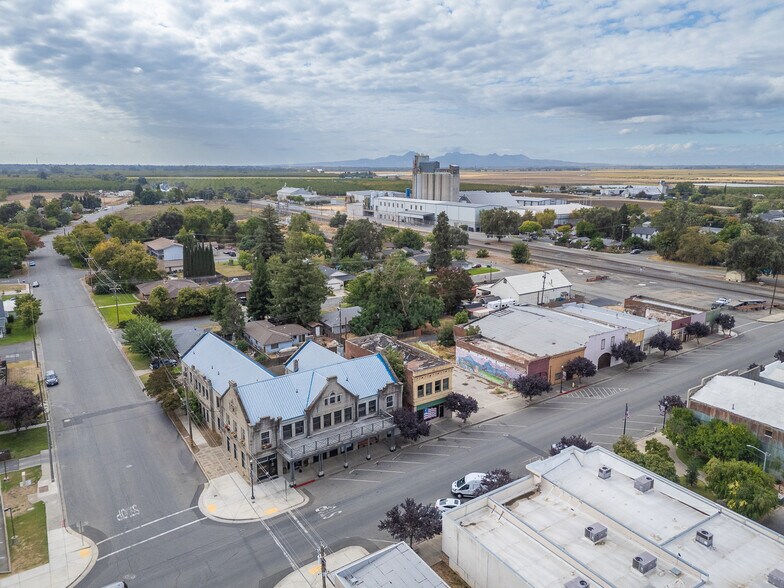 More Photos Of 479 B St, Biggs Storefront Retail Office For Sale