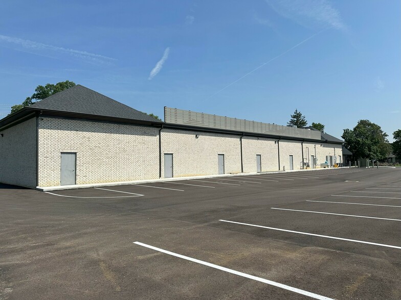 More Photos Of 9774 Cincinnati Columbus Rd, West Chester Storefront For Lease
