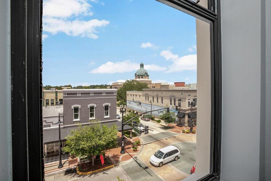 More Photos Of 100 E New York Ave, Deland Office For Lease