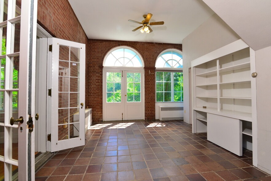 More Photos Of 1265 Asylum Ave, Hartford Lodge Meeting Hall For Lease