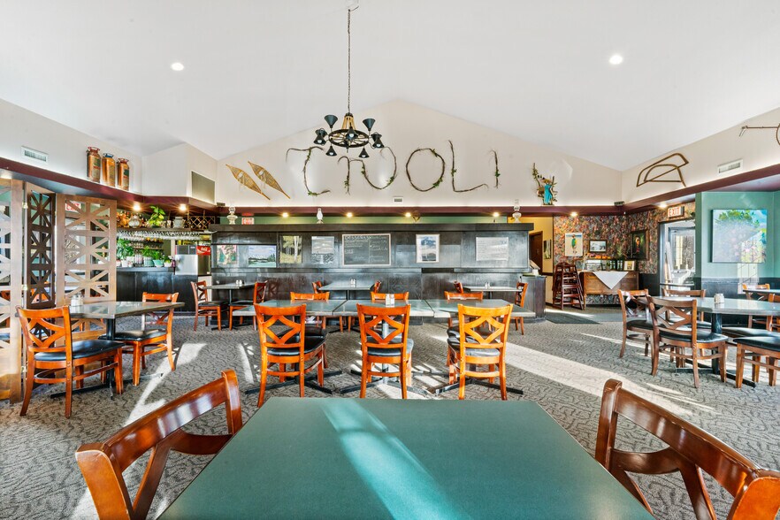 More Photos Of 1916 10th Av, Spruce View Restaurant For Sale