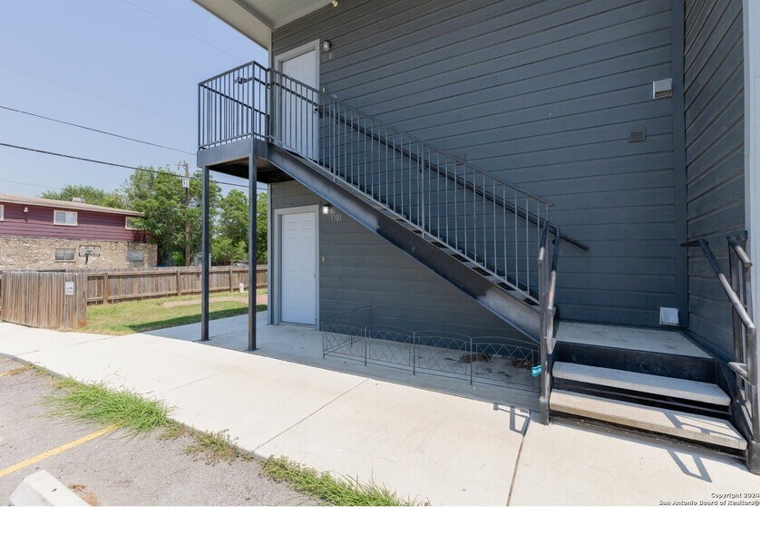 More Photos Of 8111 Landing, San Antonio Apartments For Sale