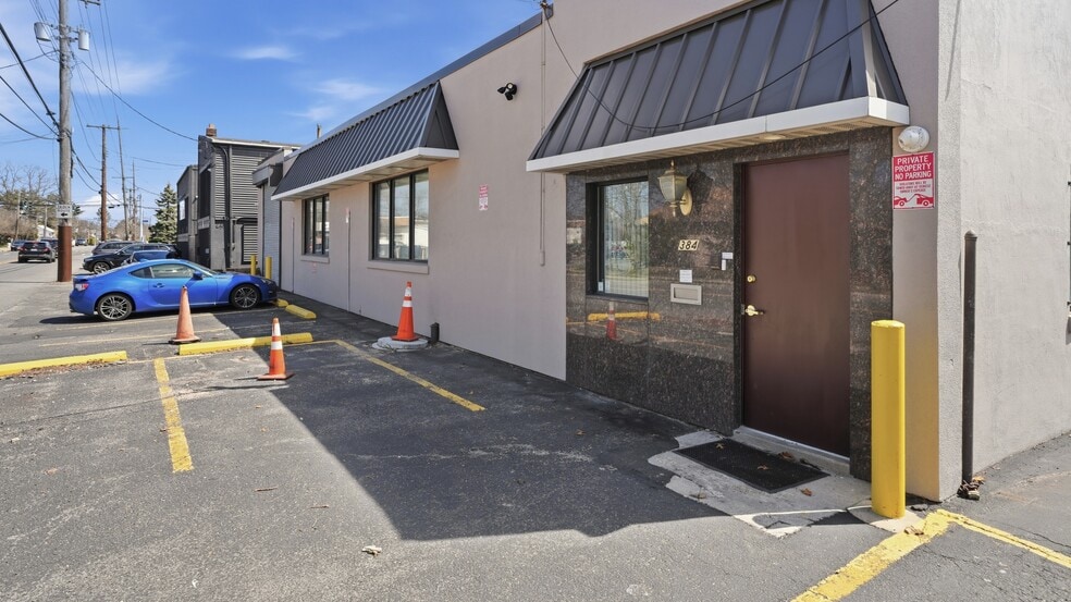 More Photos Of 384 Moffitt Blvd, Islip Warehouse For Sale