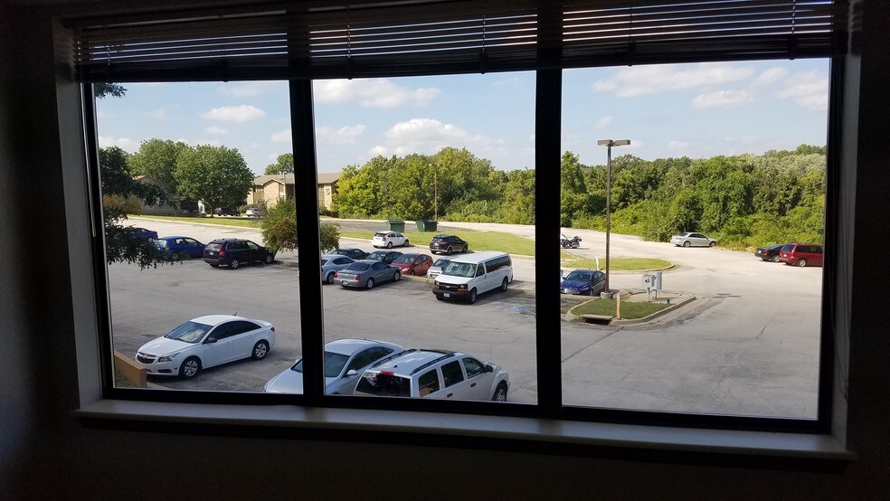 More Photos Of 4228 S Hocker Dr, Independence Office For Sale