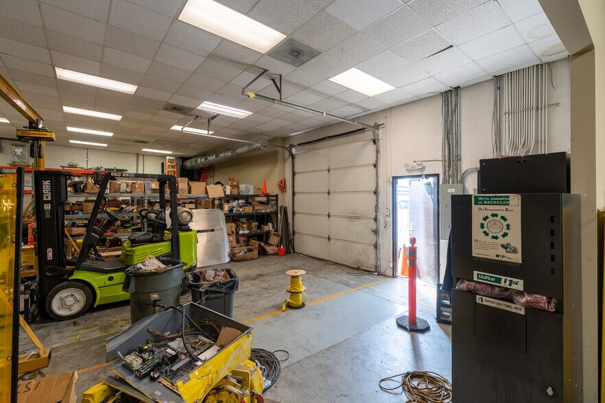 More Photos Of 4205 Stuart Andrew Blvd, Charlotte Light Distribution For Lease