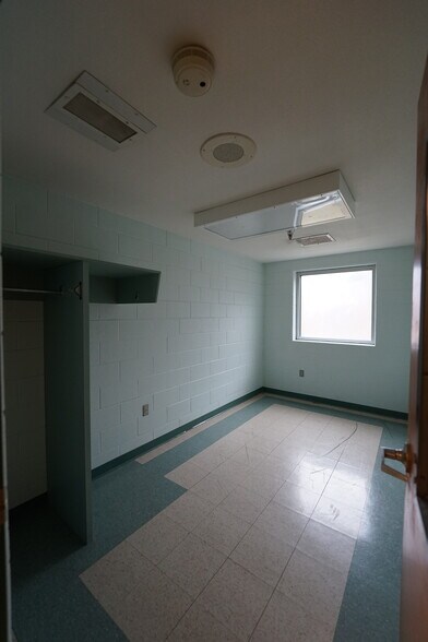 More Photos Of 1835 Treanor St, Saginaw Rehabilitation Center For Sale