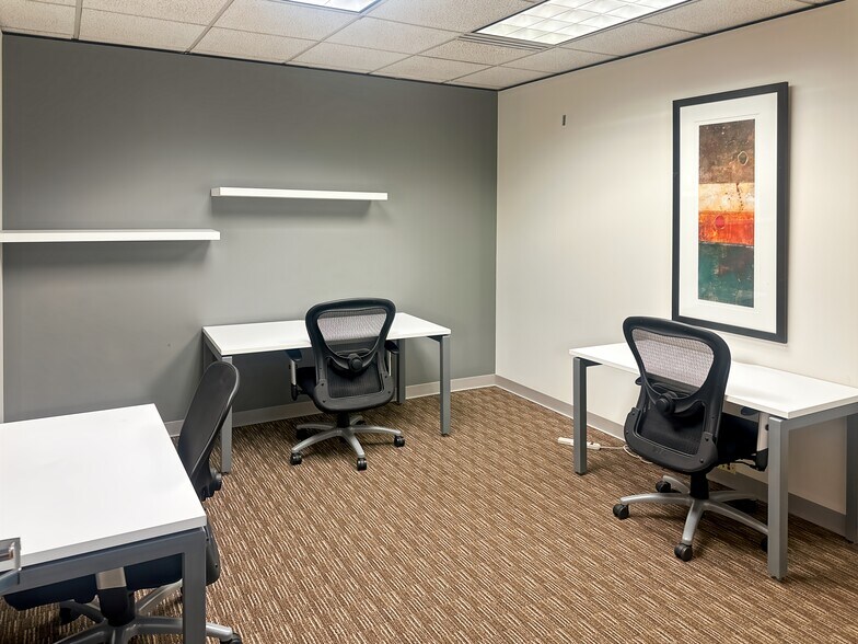 More Photos Of 2000 Town Center, Southfield Coworking Space
