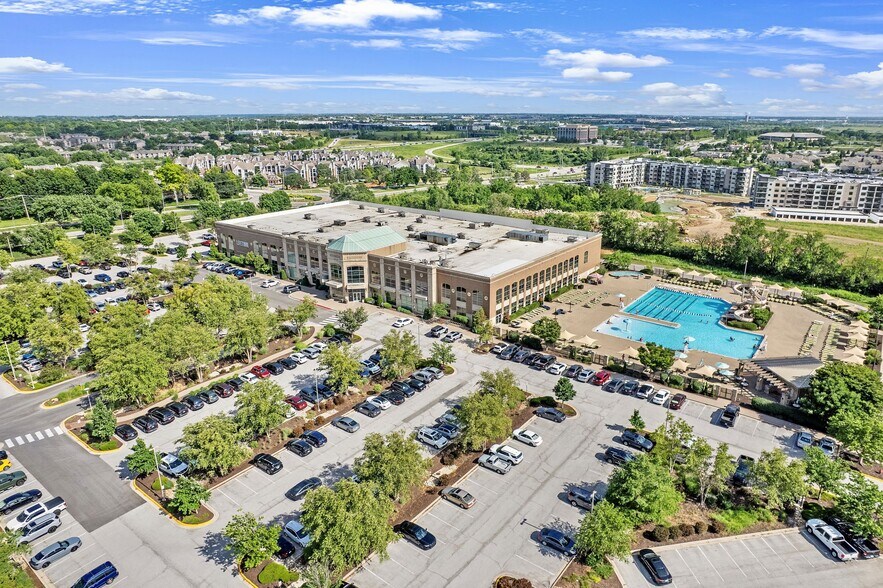 More Photos Of 16851 W 90th St, Lenexa Health Club For Sale