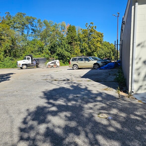 More Photos Of 7930 Pulaski Hwy, Rosedale Warehouse For Lease