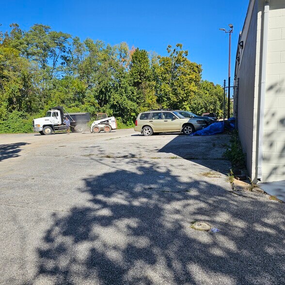 More Photos Of 7930 Pulaski Hwy, Rosedale Warehouse For Lease