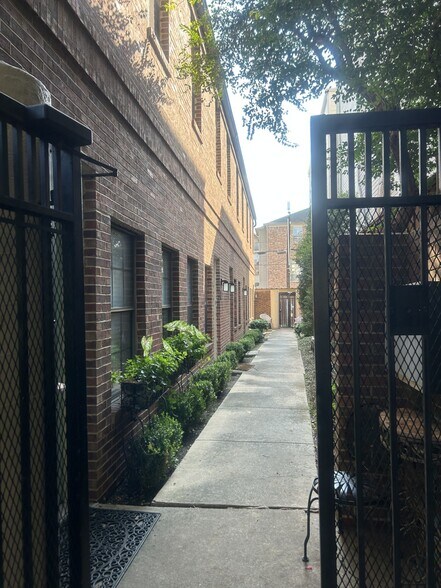 More Photos Of , Dallas Multifamily For Sale