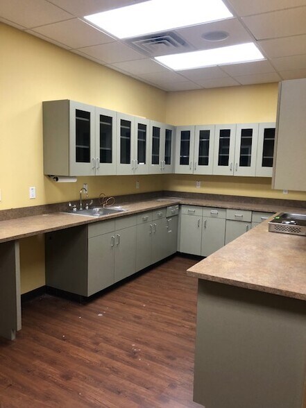 More Photos Of 203 N IH 35, Belton Freestanding For Lease