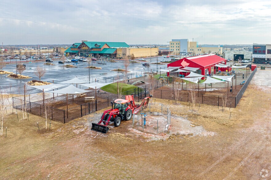 More Photos Of 13310 Pawnee Dr, Oklahoma City General Retail For Lease