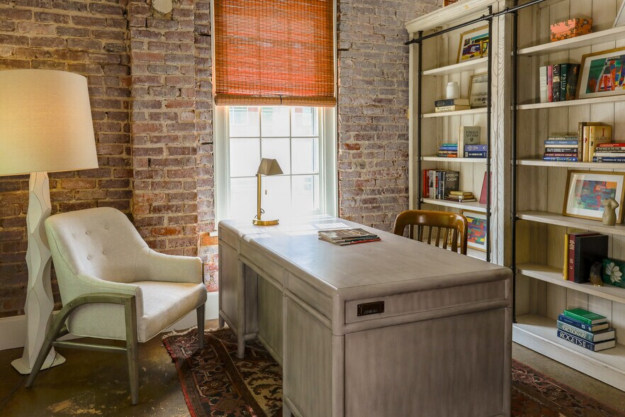 More Photos Of 221 E Clay St, Richmond Storefront Retail Residential For Lease