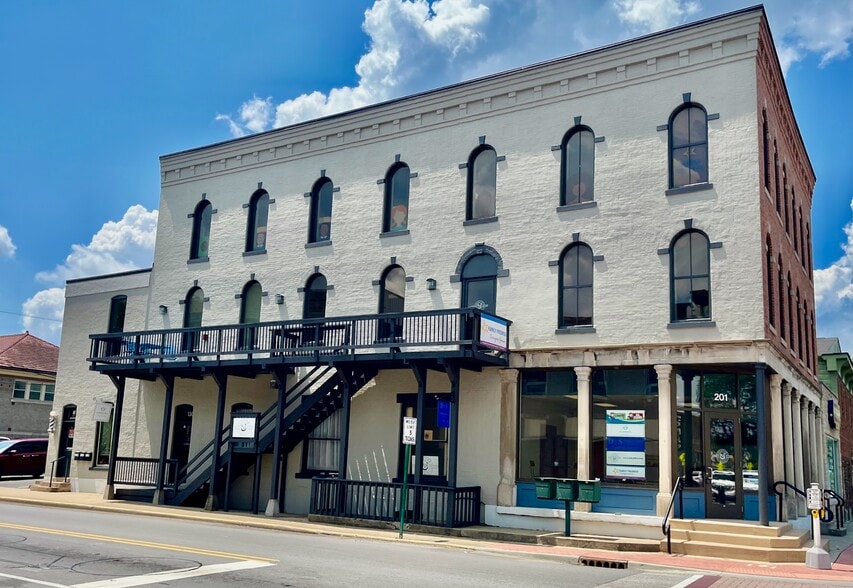 More Photos Of 201 W Main St, Plainfield Office For Lease