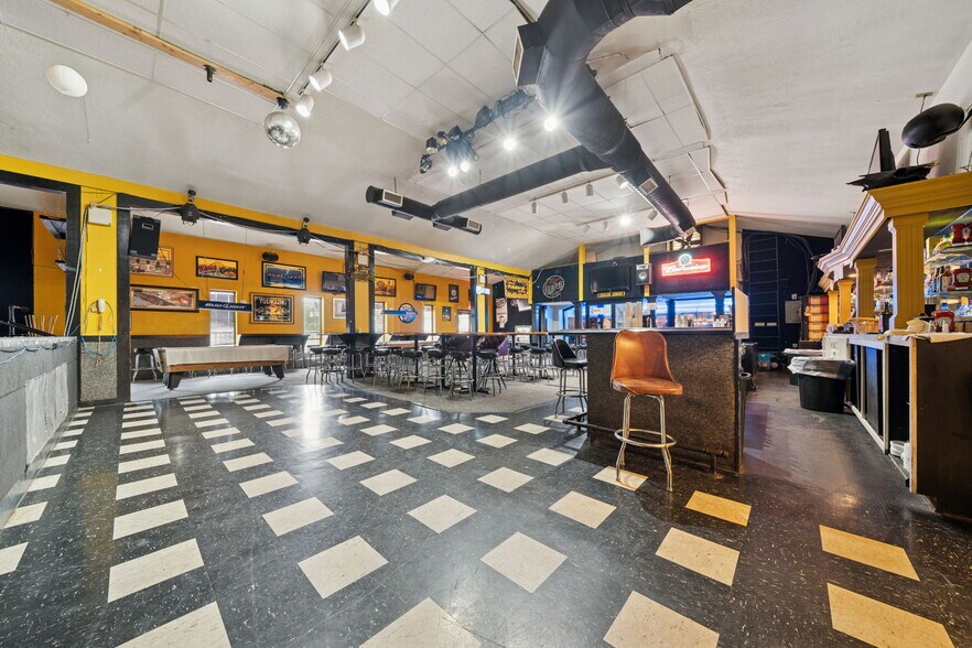 More Photos Of 951 Old Frankstown Rd, Pittsburgh Restaurant For Sale