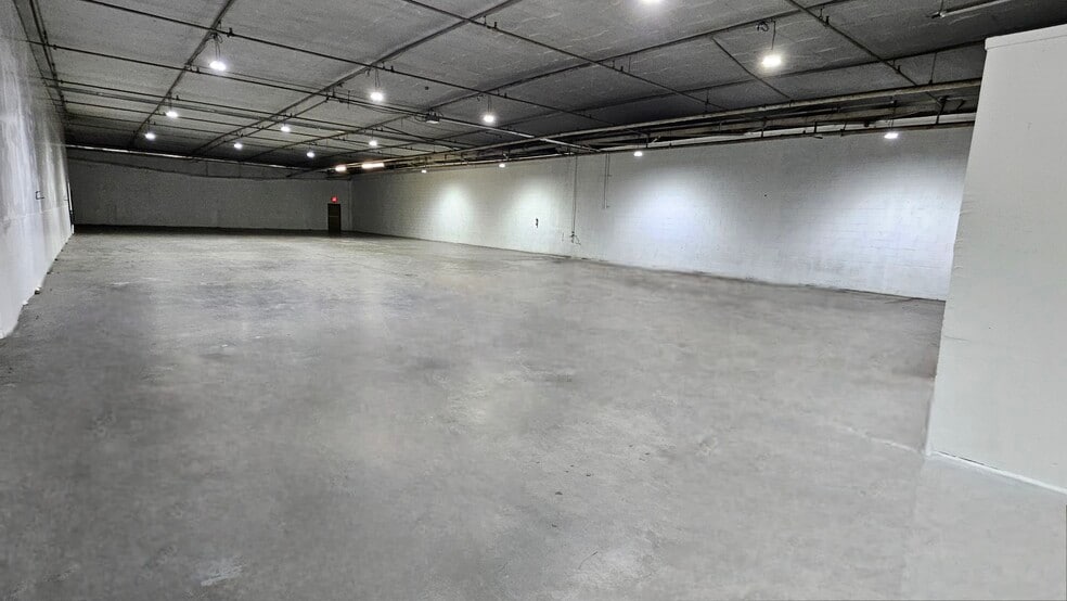 More Photos Of 1100 E 16th St, Los Angeles Warehouse For Lease
