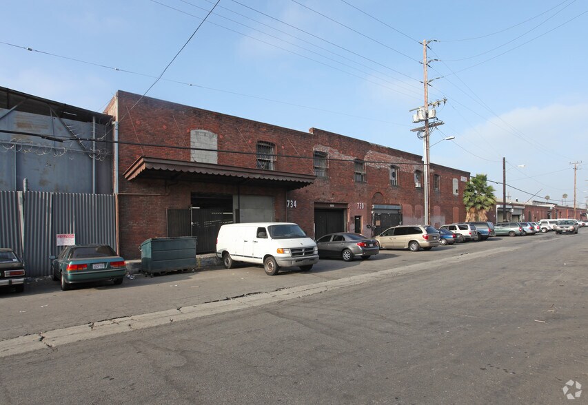 More Photos Of 710-734 E 62nd St, Los Angeles Warehouse For Lease
