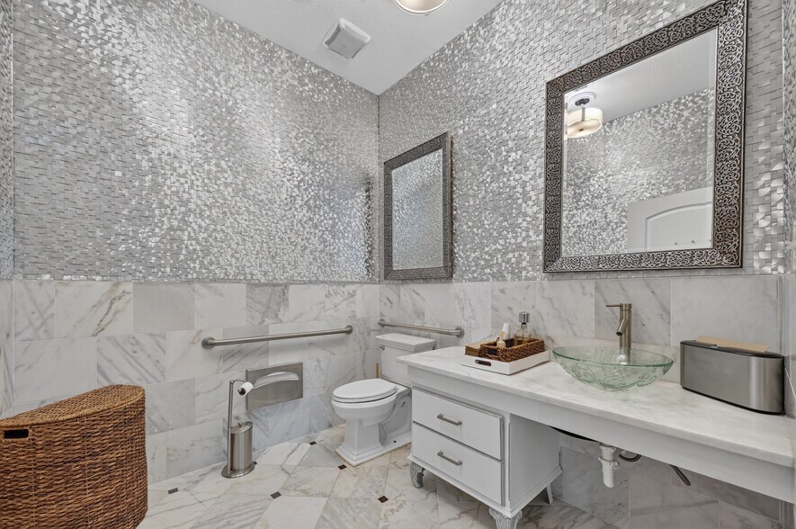 More Photos Of 3600 Eldorado Pky, McKinney Medical For Sale