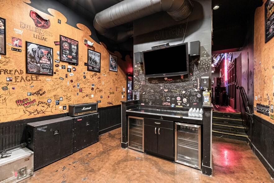 More Photos Of 6750 W Sahara Ave, Las Vegas Bar For Sale