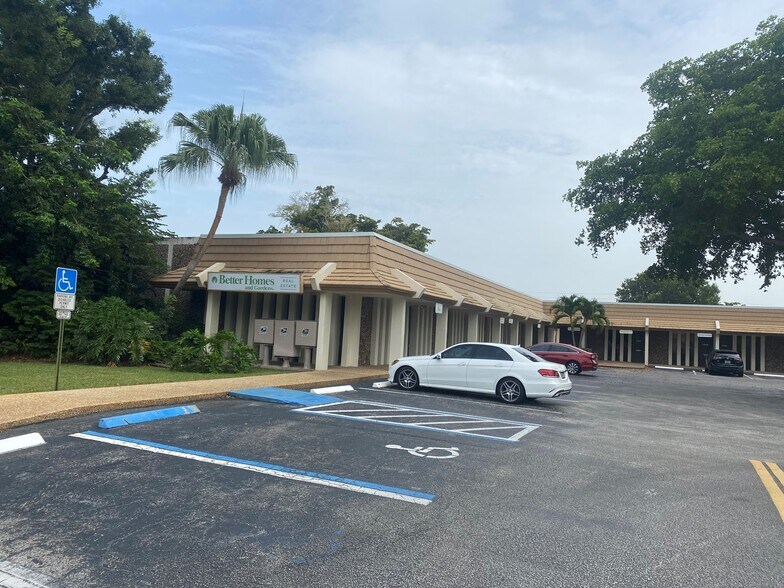 Primary Photo Of 7421-7497 NW 4th St, Plantation Office For Lease