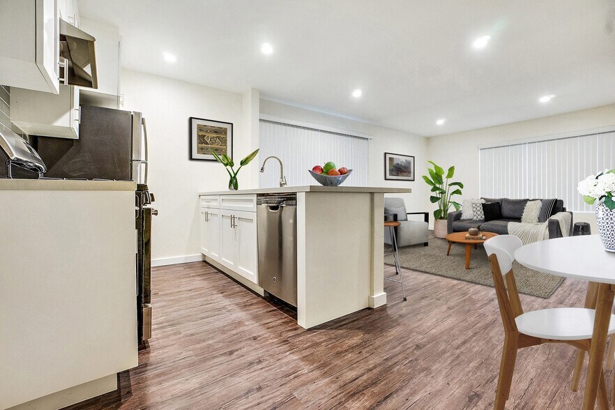 More Photos Of 14849 Vanowen St, Van Nuys Apartments For Sale