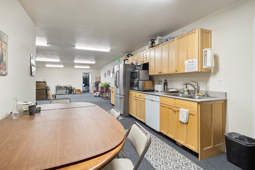 More Photos Of 8097 Parr Rd NE, Gervais Manufacturing For Sale