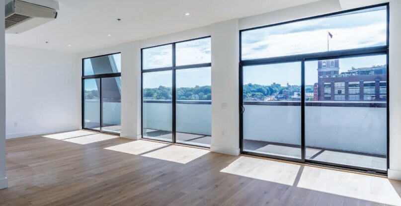 More Photos Of 567 Ponce de Leon Ave, Atlanta Apartments For Sale