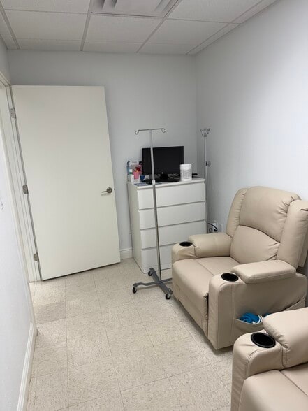 More Photos Of 9371 Cypress Lake Dr, Fort Myers Unknown For Lease