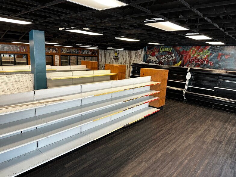 More Photos Of 45 Rincon Dr, Camarillo General Retail For Lease