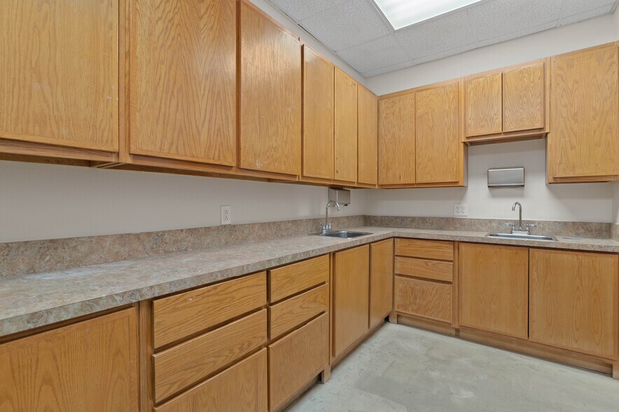 More Photos Of 3605 Interstate 30, Mesquite Medical For Lease