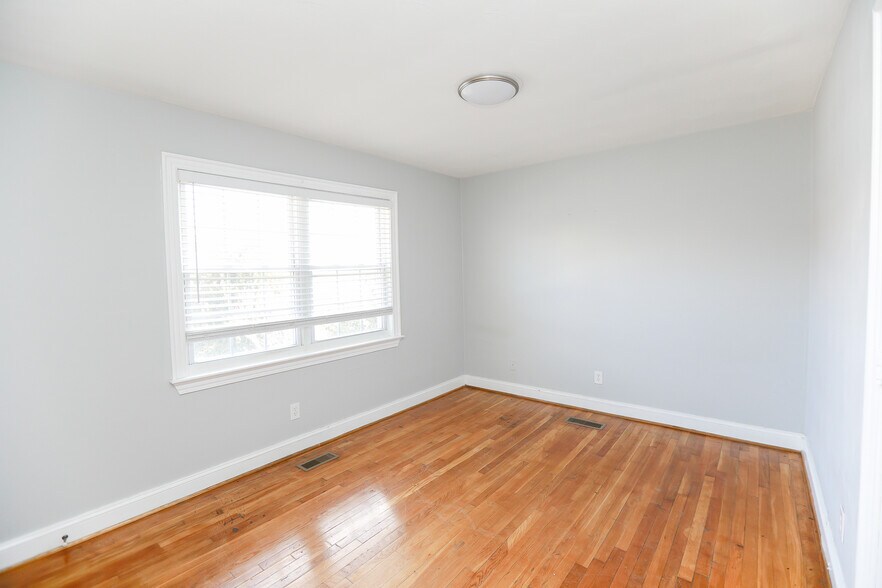 More Photos Of 831 W Ocean View Ave, Norfolk Apartments For Sale