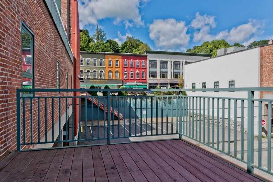 More Photos Of 211 Water St, Augusta Office For Sale