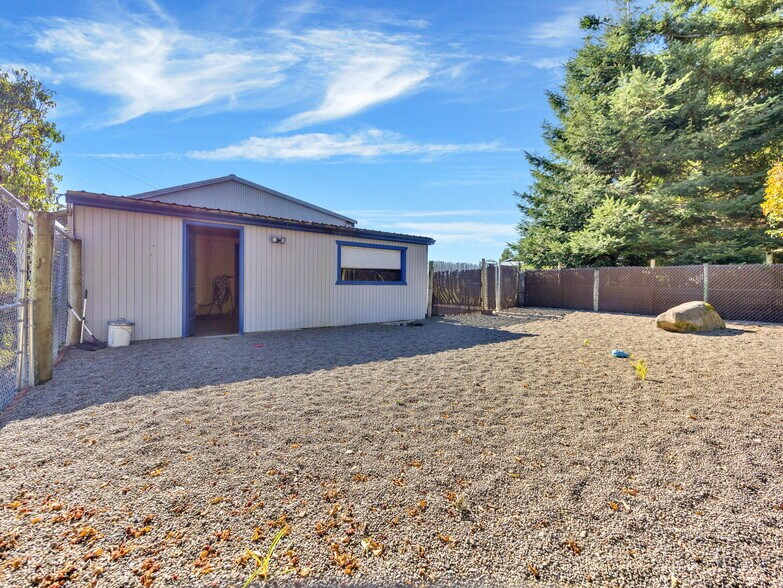 More Photos Of 44434 SE Coalman Rd, Sandy Light Manufacturing For Sale