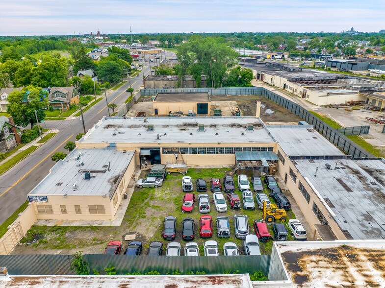 More Photos Of 7075 Lyndon St, Detroit Warehouse For Sale