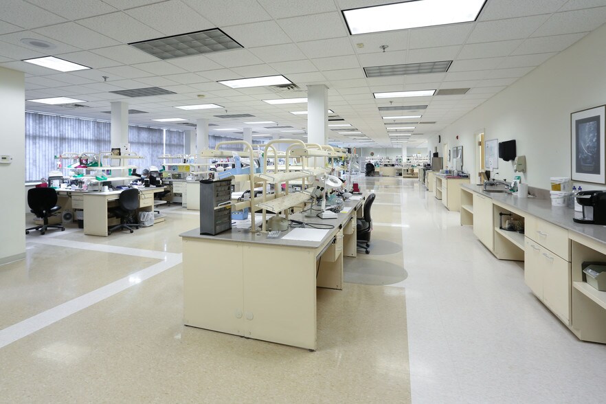 More Photos Of 75 Earhart Dr, Amherst Unknown For Lease