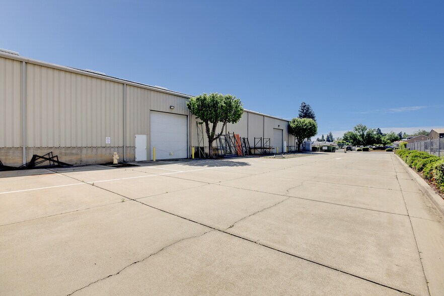 More Photos Of 379 Epley Dr, Yuba City Warehouse For Sale